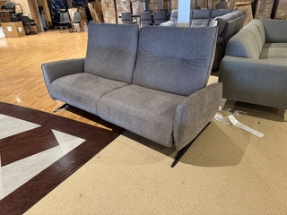 2-zits bank, grijs stof, elektrisch verstelbaar